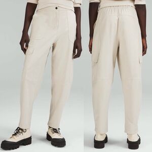 Lululemon Light Utilitech Cargo Pocket High-Rise Pant Sz 29 In Natural Ivory
